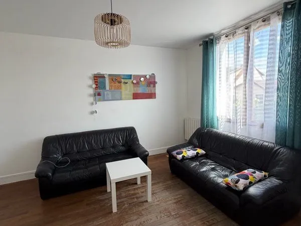 Appartement F3 de 55m2 - 1er étage - entièrement meublé