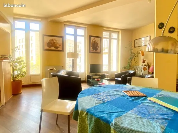 Proche Place Gambetta - Appartement lumineux avec prestations rares