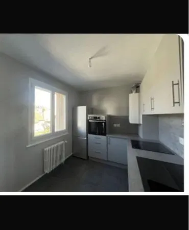 À louer appartement de 69 m2 idéalement situé dans un secteur calme , proche de Montjuzet