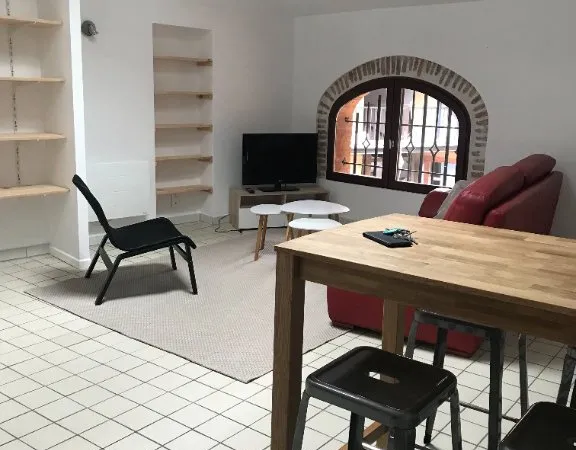 Montauban Centre ville grand T2 meublé