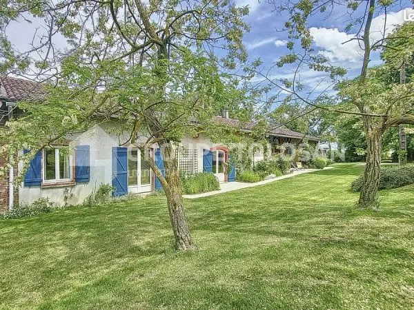 Ferme 8 pièces 320 m²