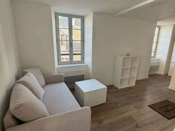 Location meublée- toutes charges comprises électricité , eau et wifi - idéal pour un étudiant