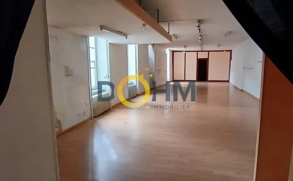 A VENDRE IMMEUBLE CENTRE VILLE D'AMBERT