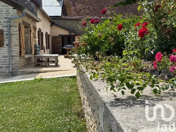 Maison 5 pièces 221 m²