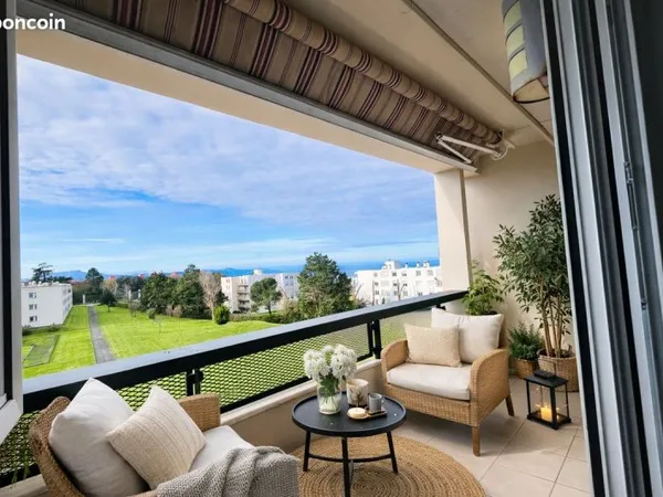 Biarritz Petricot T3 balcon vue ocean et montagne parking et cave