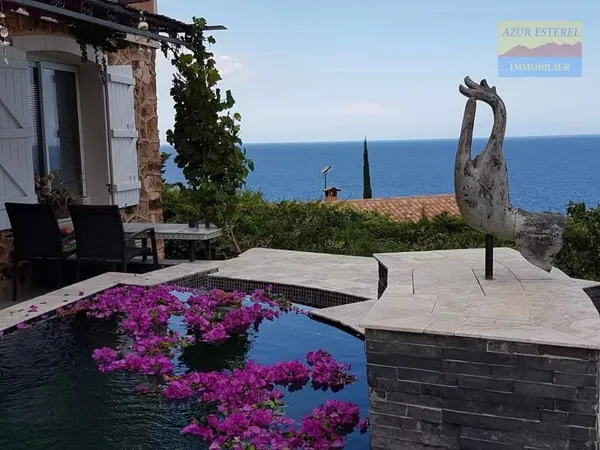 BIEN ATYPIQUE AVEC VUE MER & SPA PRIVATIF