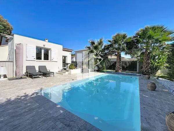 QUARTIER RESIDENTIEL - VILLA DE PLAIN-PIED - PISCINE - CALME