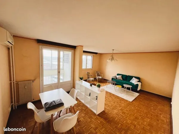 Appartement T4 meublé 77 m² avec balcons - Belfort - 650 CC