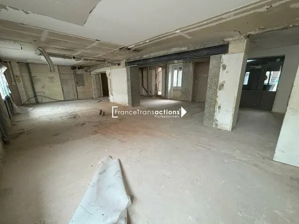 Local commercial 187 m²