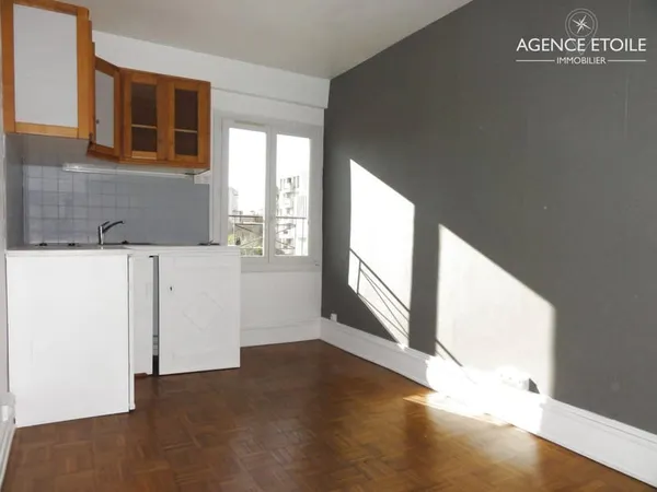 Studio 1 pièce 12 m²