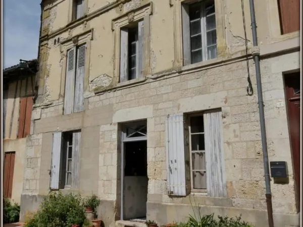 Maison de ville en pierre - 91 m² environ - Centre de Lauzu