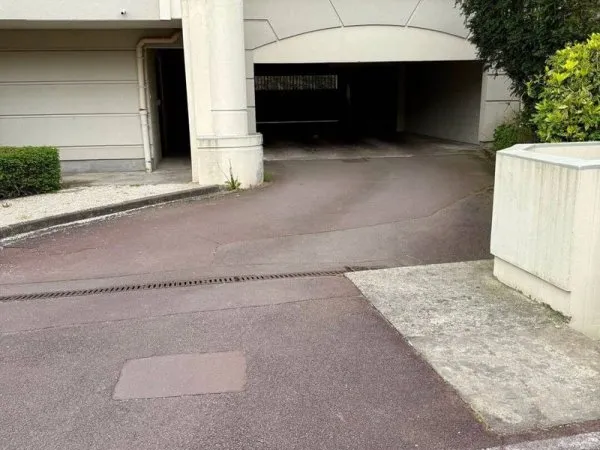 Parking 13 m²