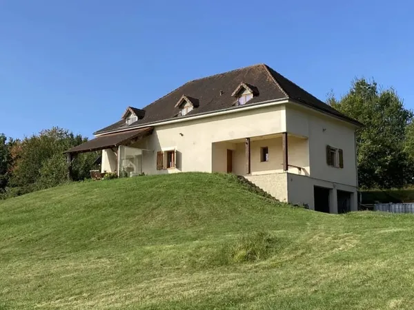 Maison 7 pièces 192 m²