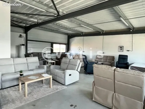 Local commercial 200 m²
