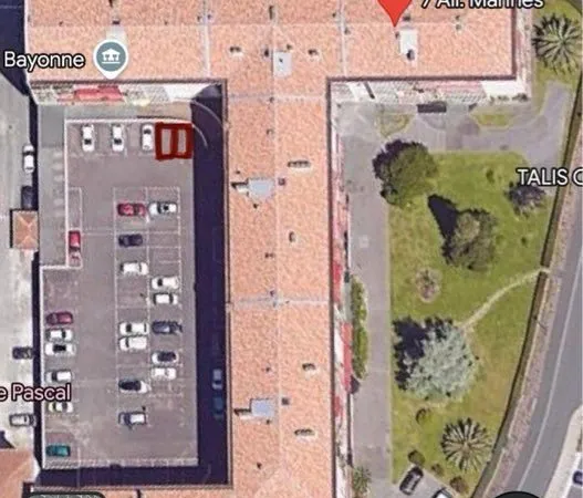 Place(s) de parking