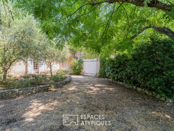 Propriété à fort potentiel avec jardin arboré et piscine à Puyricard