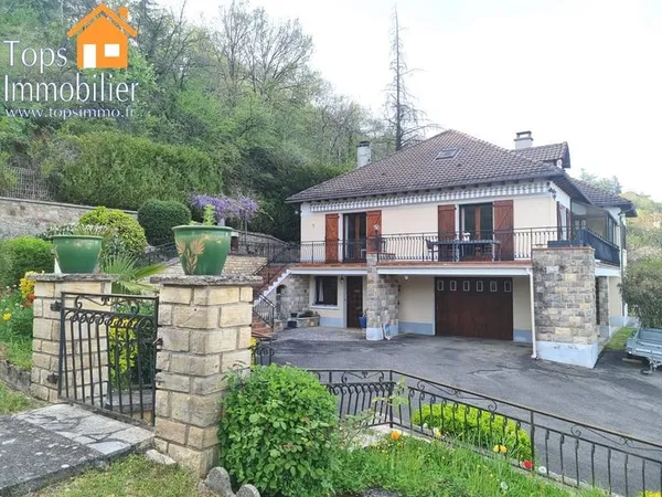 Maison familiale avec T2 indépendant Vue dominante Proche du centre ville