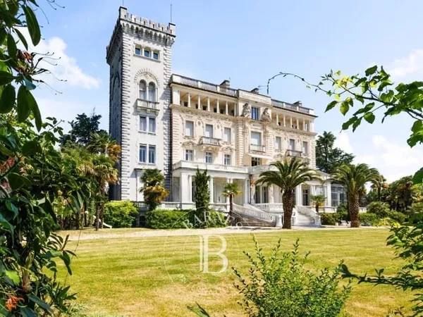 PAU, APPARTEMENT D'EXCEPTION DE 298 M², MAGNIFIQUES VUES PYRENEES