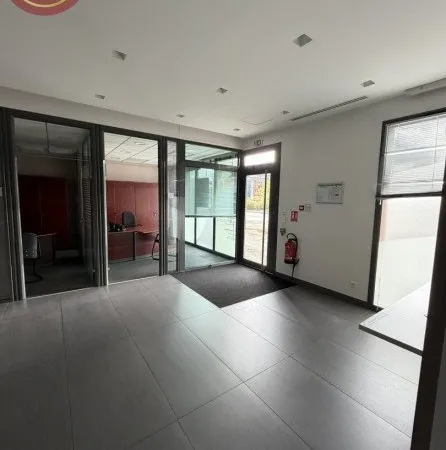 Bureaux 180 m²
