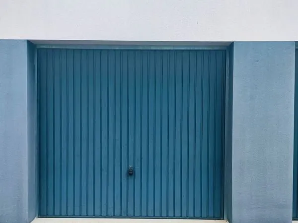 A louer garage fermé/box de stockage