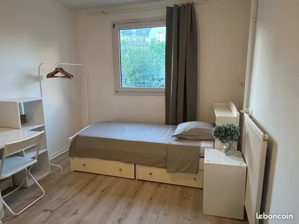 Studio meublé 18m2-noisy-le-grand proche RER A