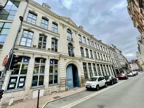 Bureau 903 m²