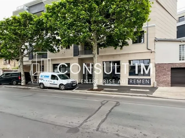 À LOUER - Local commercial 77 m2 à Saint-Maur-des-Fossés