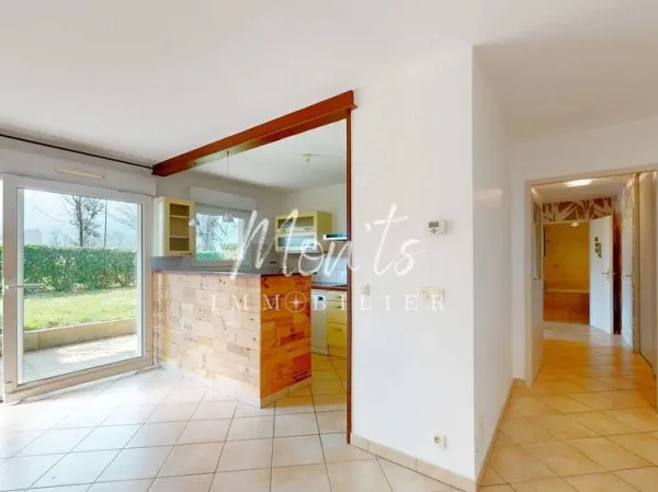 Appartement T3 avec garage ET place de stationnement extérieure et cave