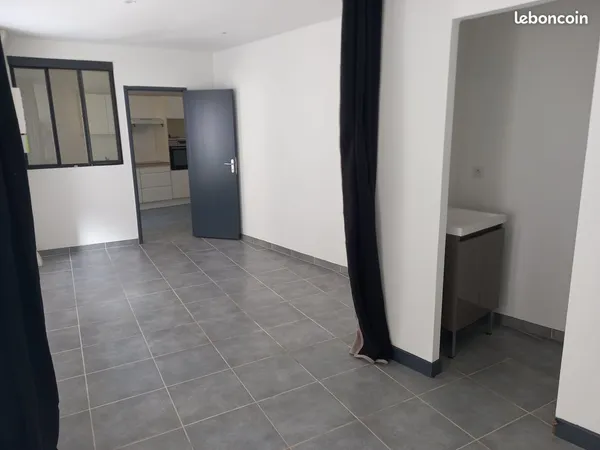 Location Rez de chaussée 32 m2
