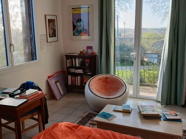 Sous-location chambre dans coloration + possibilité de sous-louer ateliers d'artistes