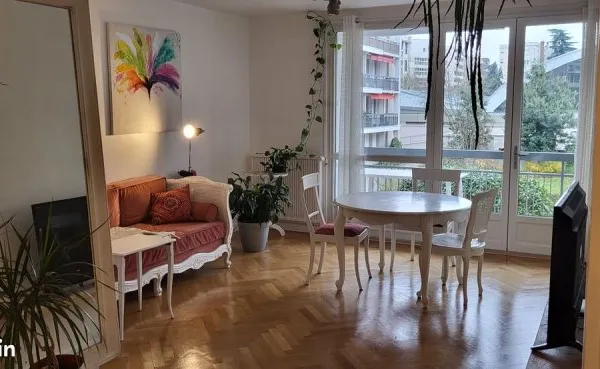 Appartement 72m2 + balcon 8m2, 2 chambres, proche Part Dieu, Baraban