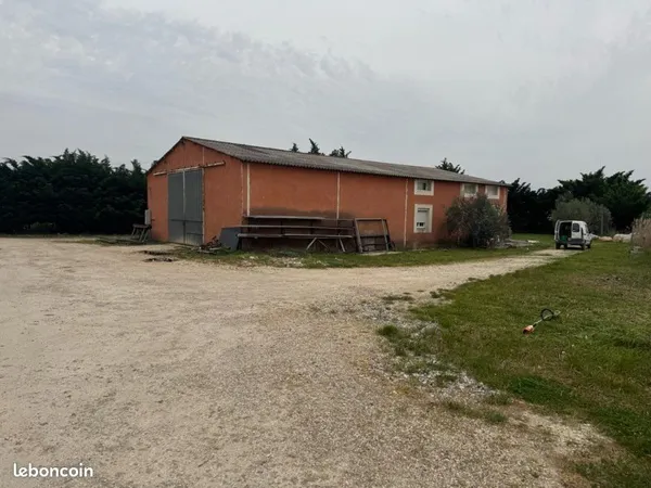 Local d’activité et entrepôt Vente L'Isle-sur-la-Sorgue 2p 240m² 315000€