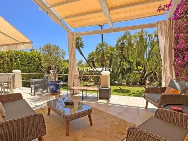 Cannes Cote d'Azur à louer, 2 chambres doubles, jardin et jacuzzi