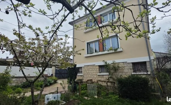 Maison 8 pièces 121 m²