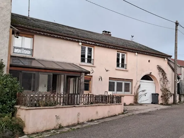 Maison mitoyenne ( Viomenil 88260)