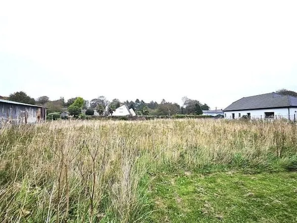 Terrain 900 m²