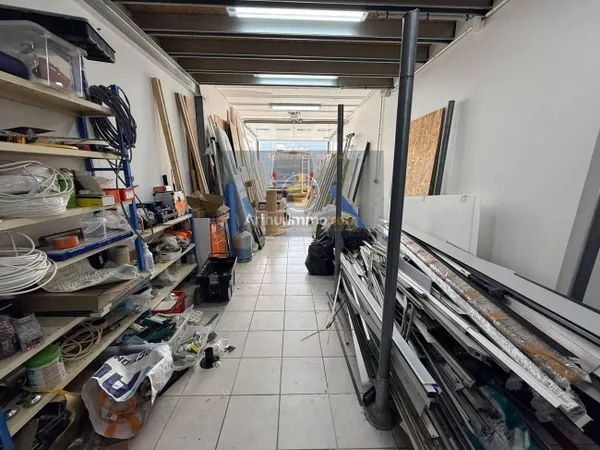 Local 1 pièce 88 m²