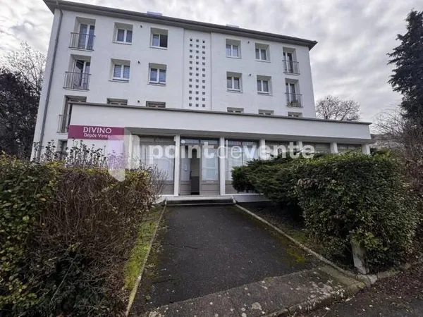 Local commercial 218 m²