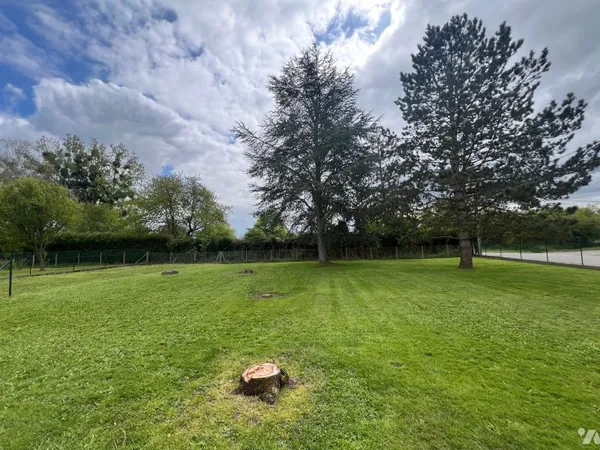 Terrain 897 m²