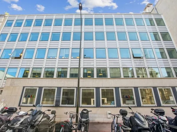 Bureaux 370 m²