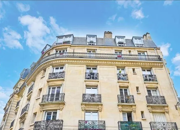 À VENDRE - Appartement de charme 3 pièces - 53,20 m² - Immeuble haussmannien