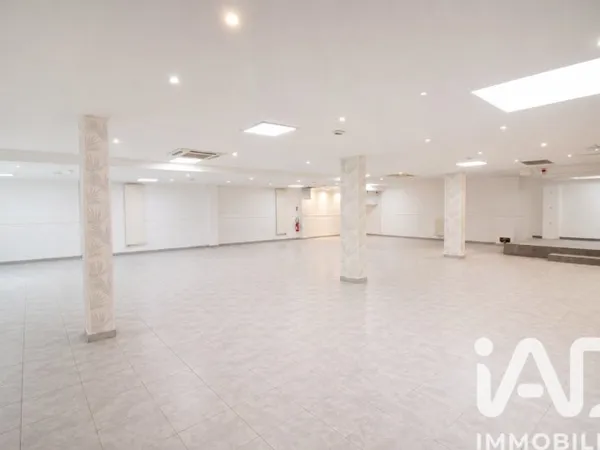 Local commercial 478 m²