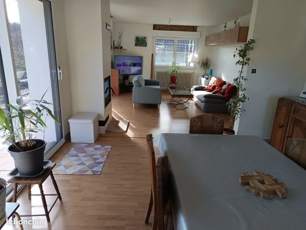 Colocation dans maison, 2 chambres disponible