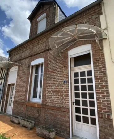 Maison située dans un bourg