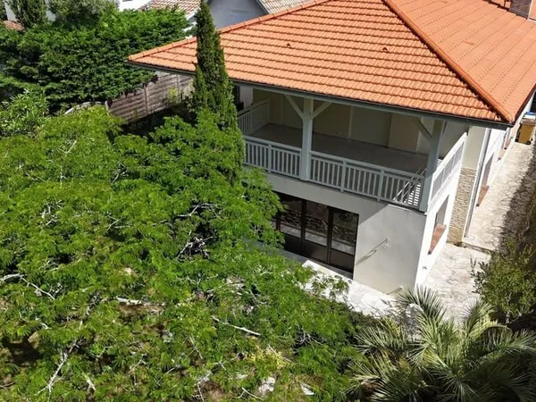 Emplacement exceptionnel au Moulleau villa de 180 m² +Dépendance