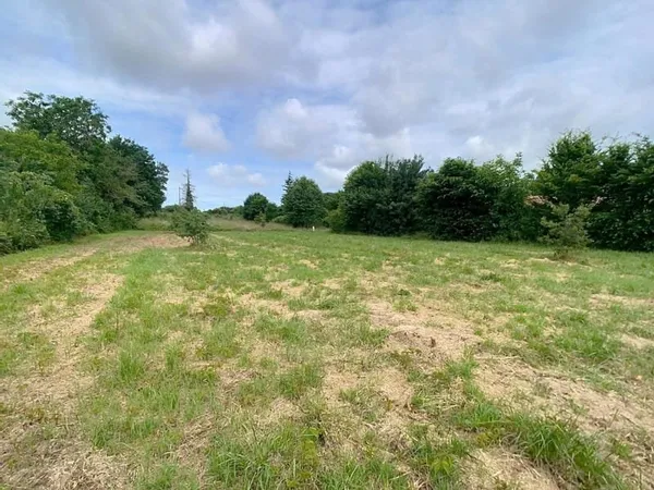 Terrain 1500 m²