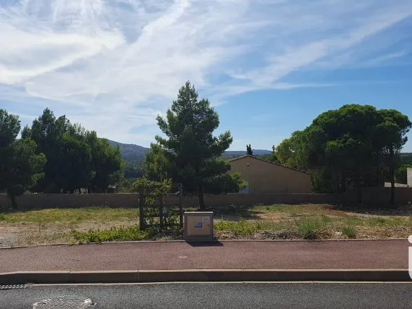 Terrain 1017 m²