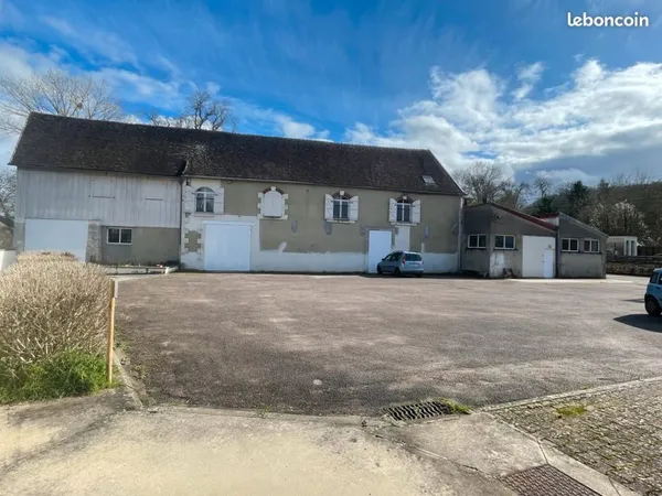Vente ensemble immobilier, entrepôt et habitation