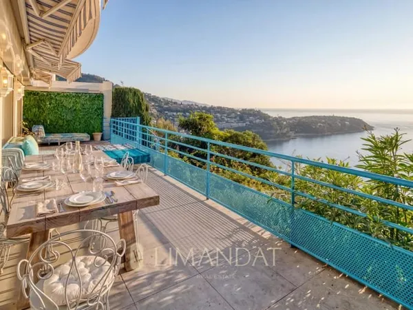 EXCLUSIVITE - 7 minutes de Monaco, vue mer panoramique et environnement verdoyant, appartement 3 piè