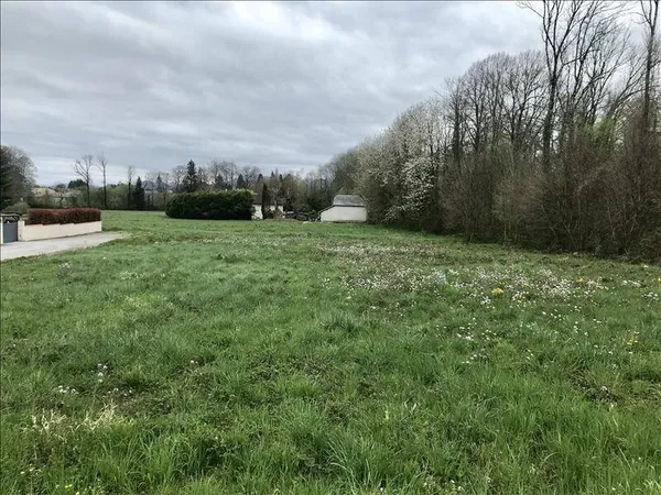 Terrain constructible 1699 m²